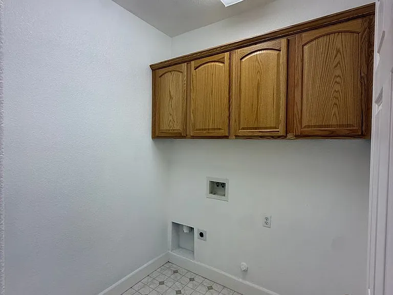 10410 Danichris Way — Photo 11