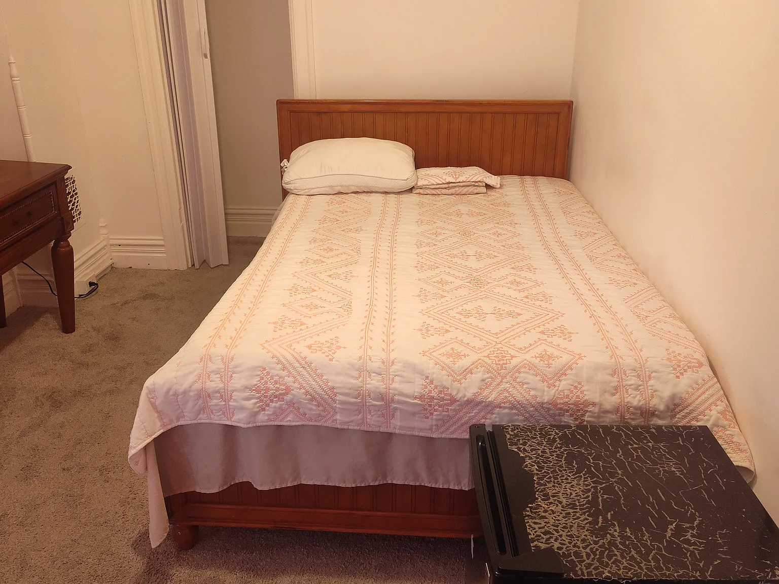 1 bed, 1.5 bath, 185 sqft, $700 — Photo 2