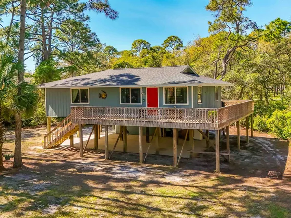 302 Mashes Sands Rd, Panacea, FL 32346