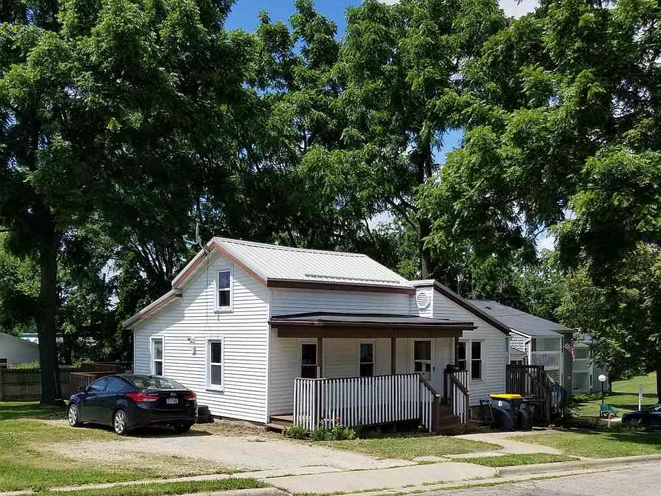 2nd image of 815 12th Ave