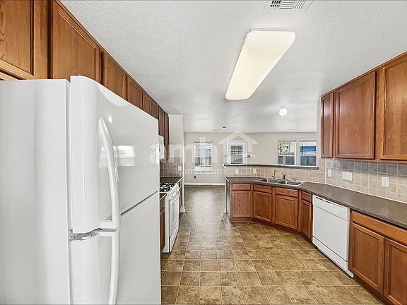 3rd image of 22011 Orchard Dale Dr