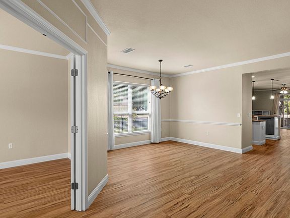 5th image of 304 Klondike Dr