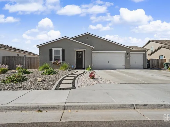 7717 Ridge Forest Dr, Bakersfield, CA 93313