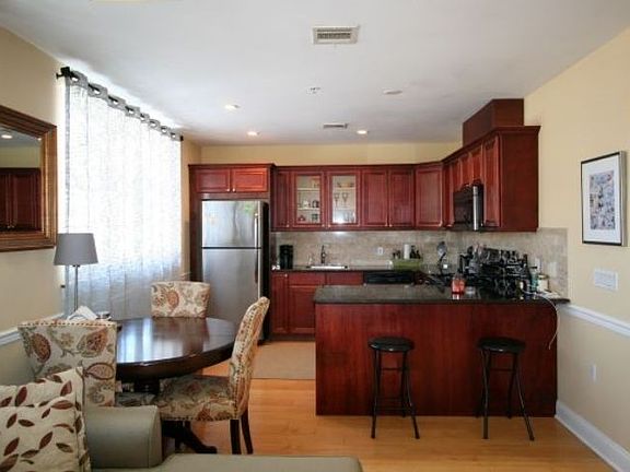 4th image of 769 Montgomery St #213
