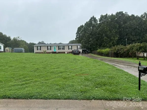 1109 Peppertree Dr, Mount Holly, NC 28120