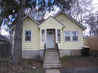 413 Clifton Dr, Round Lake Park, IL 60073