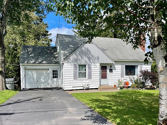 2nd image of 122 Sargent Ln