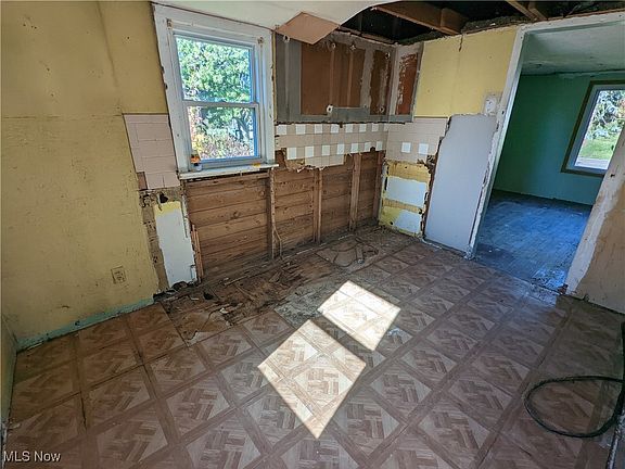 4th image of 3130 26th St NE