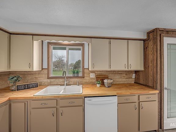 5th image of 4484 Community Rd