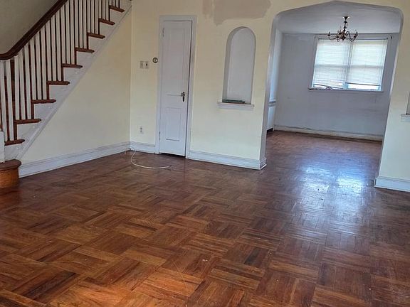 3rd image of 3035 Glenview St