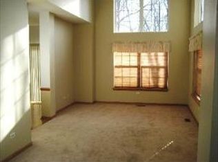 131 Bay Dr, Itasca, IL 60143