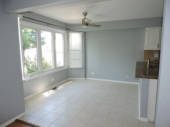 5th image of 121 Hampton Ave