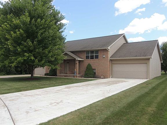 2nd image of 102 E River Dr