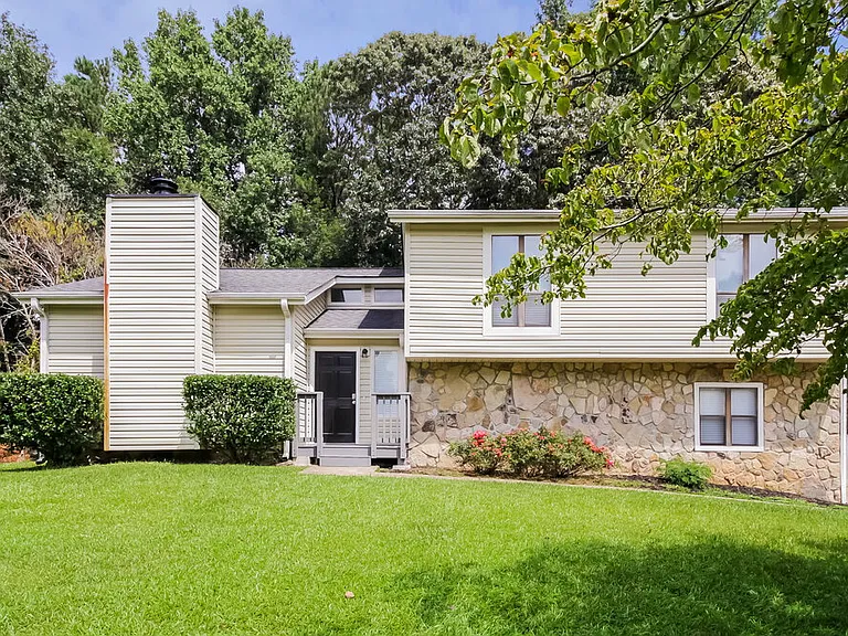 2360 Ambassador Dr — Photo 1
