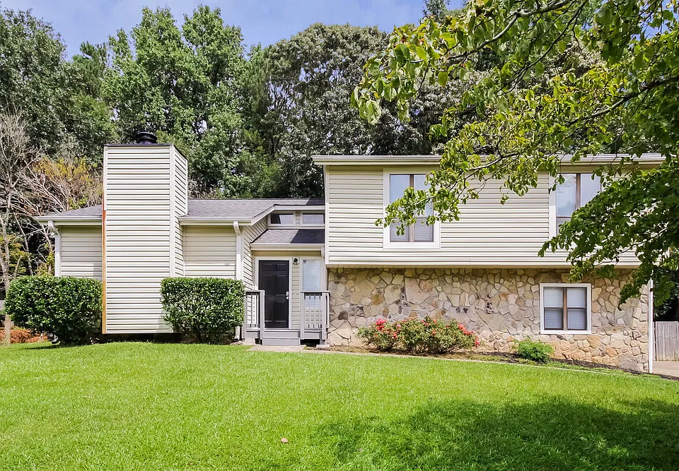 2360 Ambassador Dr