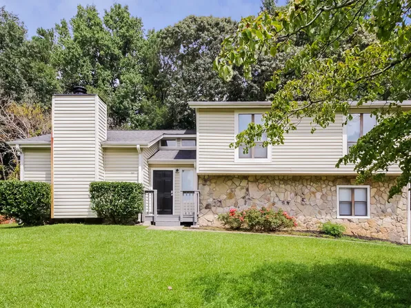 2360 Ambassador Dr, Lithia Springs, GA 30122