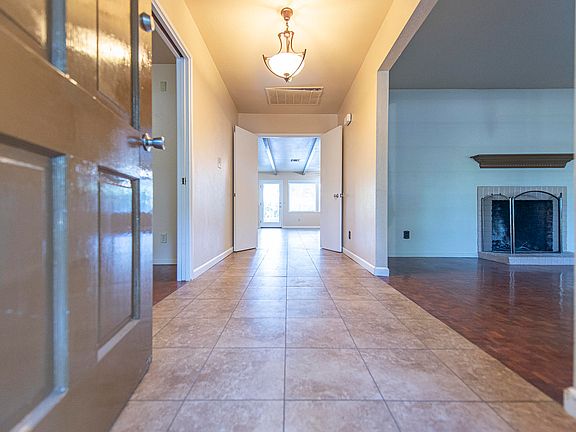3rd image of 2217 W Sunset Dr