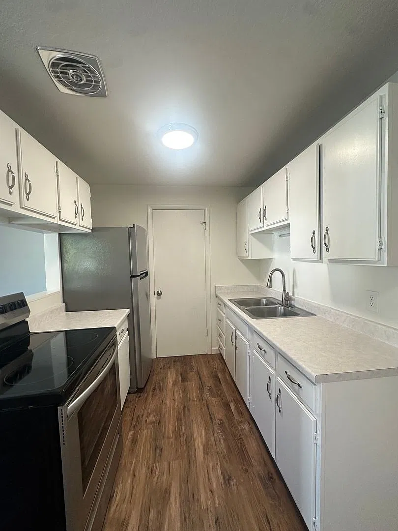 MacKinnon Meadows Apartments — Photo 4