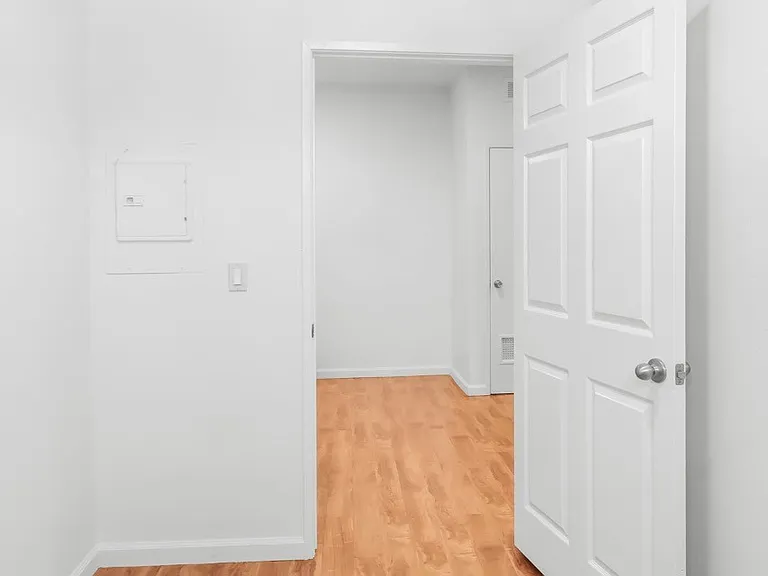 1828 Purdue Ave #203 — Photo 15