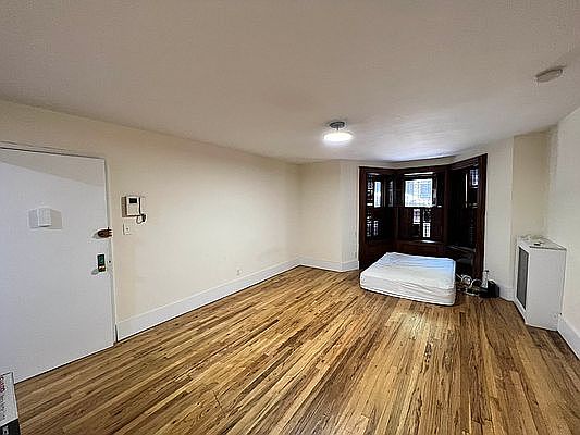 1st image of 319 W 101st St APT 1
