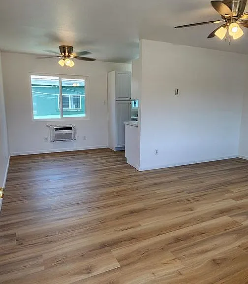 4419 Rosebud Ln — Photo 4