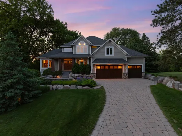 9200 Hearthstead Ln, Eden Prairie, MN 55347
