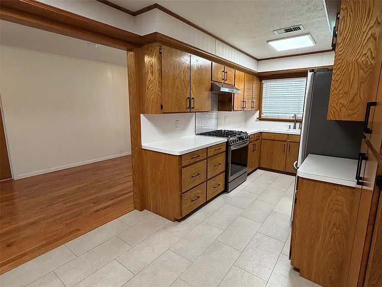 922 Hector Ave — Photo 11