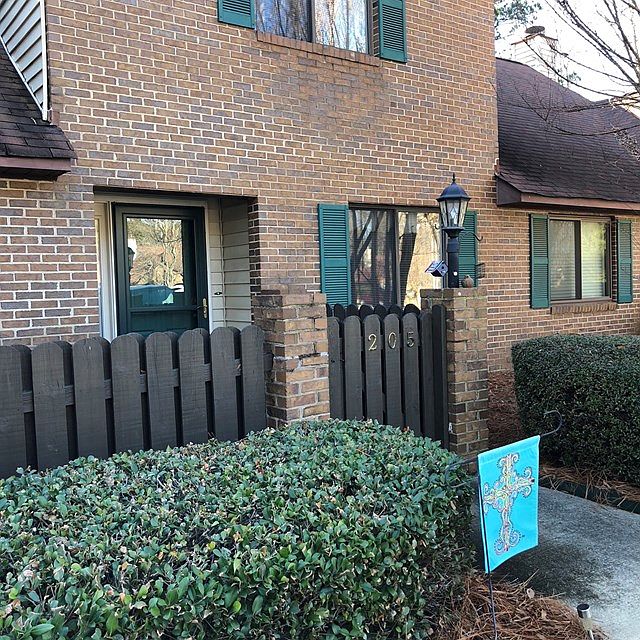1st image of 205 Abbey Ln