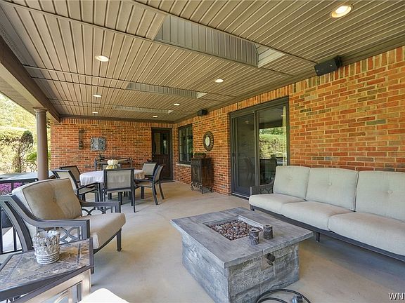 4th image of 180 Troy Del Way