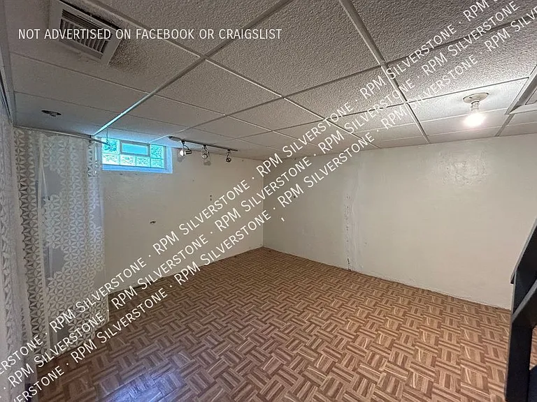 3282 Coolidge Hwy — Photo 12