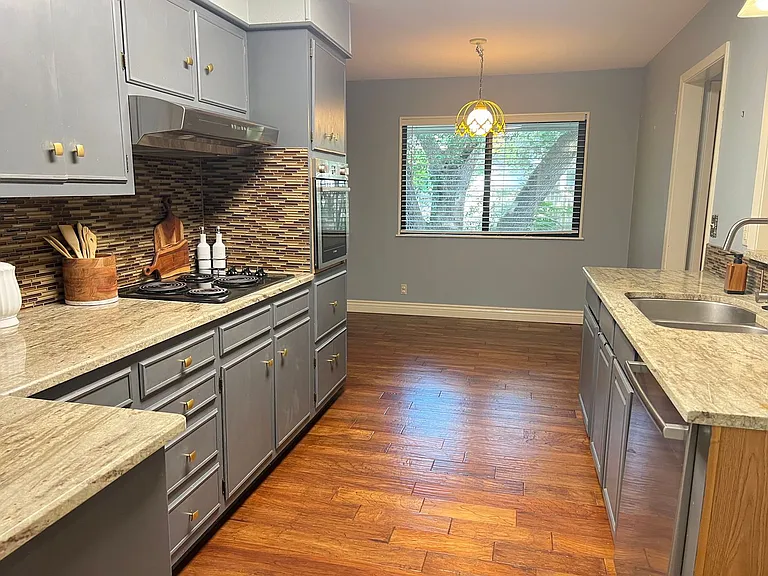 11414 Raindrop Dr — Photo 8