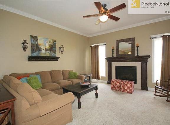 2nd image of 1302 NW Persimmon Dr