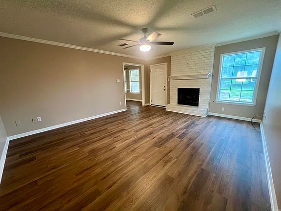 3rd image of 33 Reno Dr