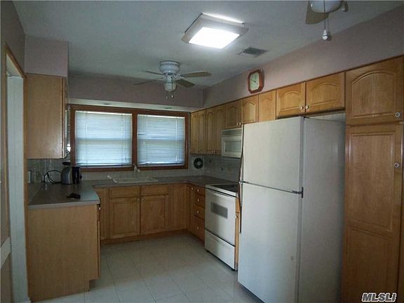 2nd image of 450 N Bleeker Dr