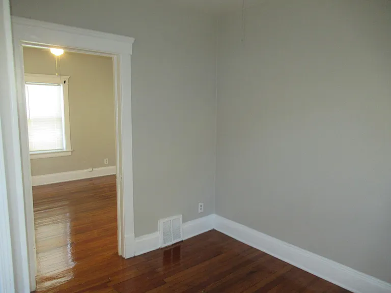 2080 Halstead Ave #2 — Photo 9