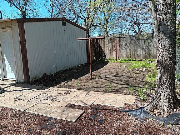 3rd image of 651 E Court St