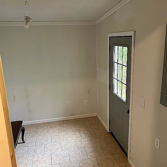 300 Kelly Dr — Photo 14
