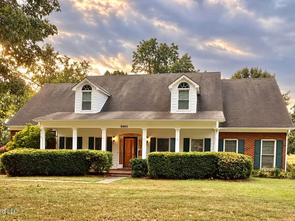 8885 Cedar Crest Ln, Olive Branch, MS 38654