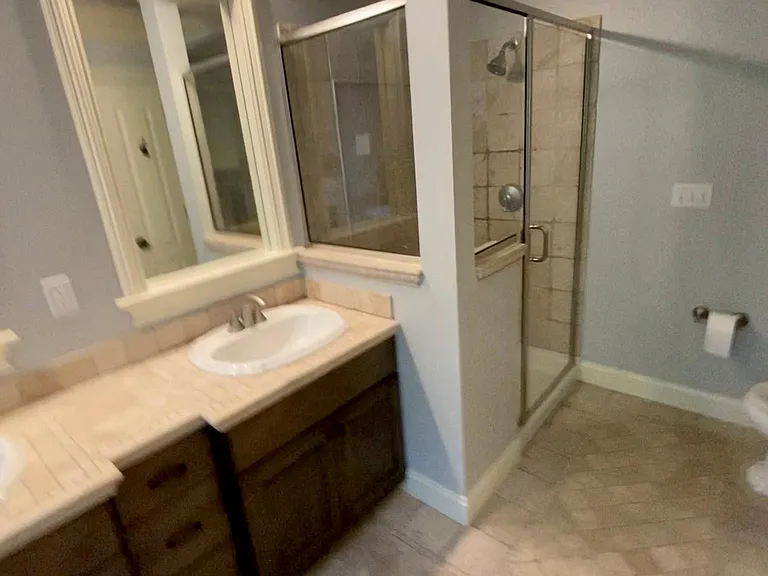 966 Simmons Ave — Photo 10