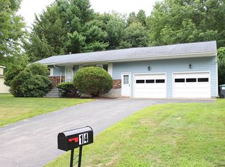 14 Saint Anna Ln, Glenville, NY 12302