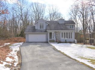 244 Fox Rd, Dingmans Ferry, PA 18328