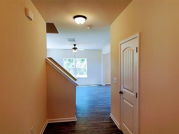 2nd image of 210 Timberline Oak Dr