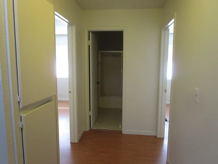 812 Briarwood Ct — Photo 12