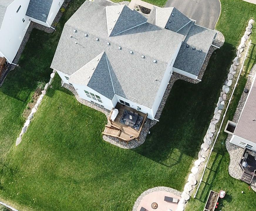 1st image of 2330 Woodcrest Dr