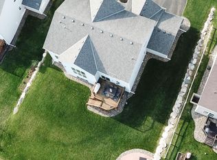 2330 Woodcrest Dr, Woodbury, MN 55129