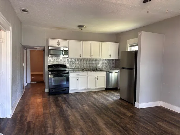 615 S Throckmorton St, Sherman, TX 75090