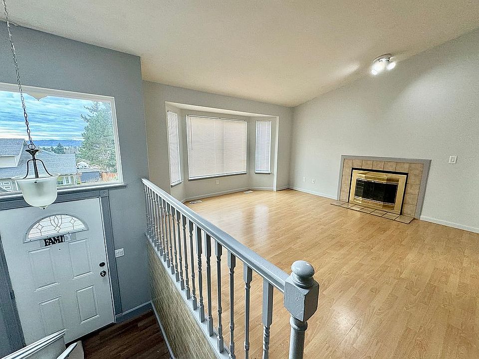 Main Entrance/Living Area