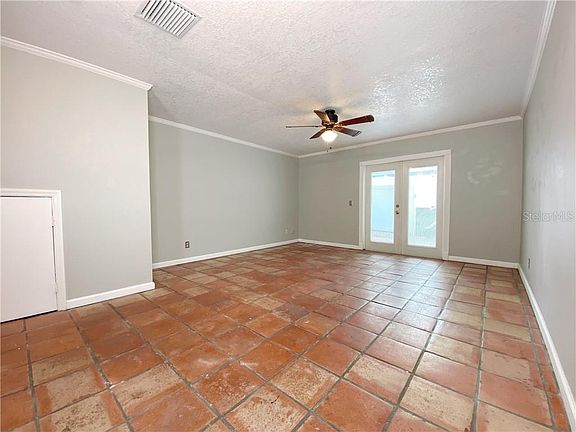 4th image of 203 Arbor Cir