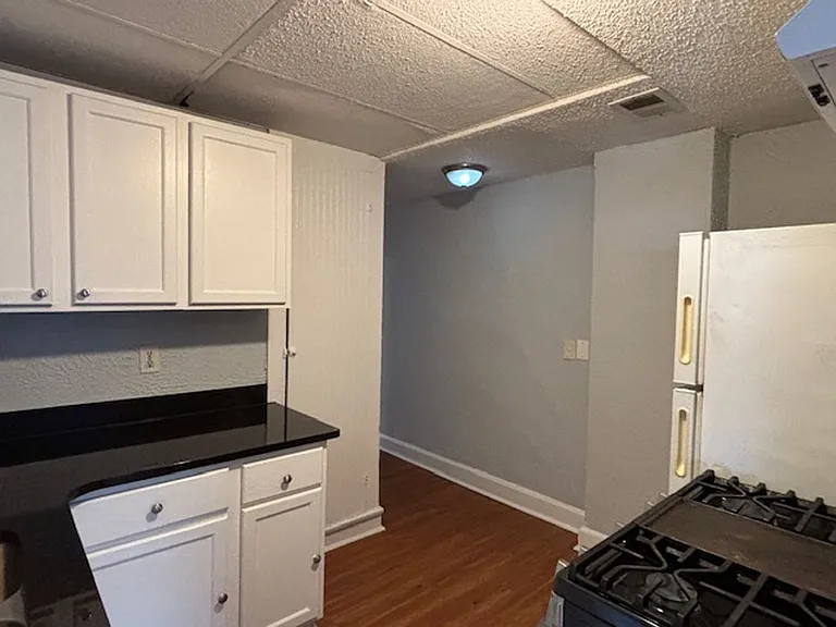 580 Thomas Ave W — Photo 20