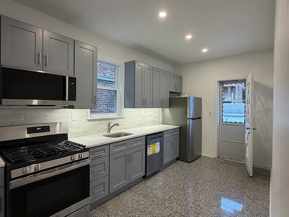 1640 Hone Ave #1